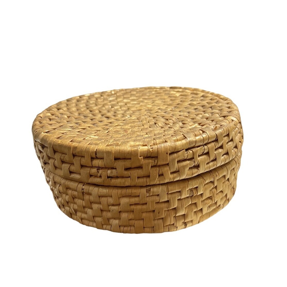 Vintage Rattan 7" Round Basket Holder & 5 Trivets woven hot pads Wall Decor